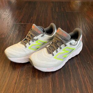 Women's New Balance Fresh Foam X 880v14 size 7M
